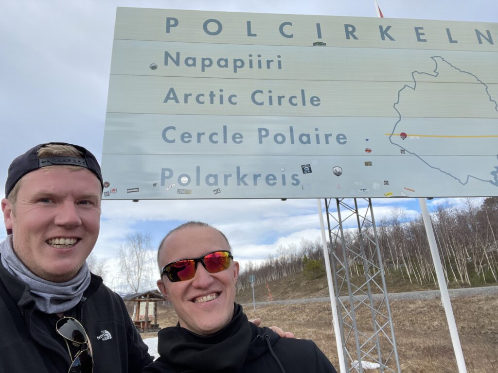 Polcirkeln-Napapiiri-Arctic-Circle-Cercle-Polaire-Polarkreis-N90-N95-Schweden-Auto-Schild-Tipps