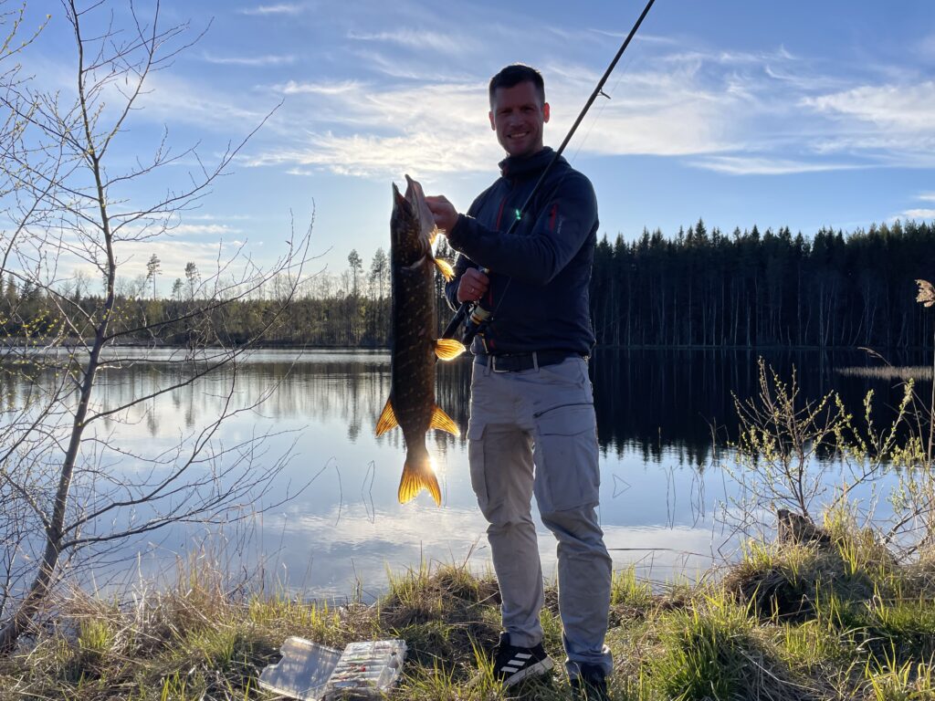 Hecht Angeln in Schweden Fishing Sweden Rules Angel Fiske Pike See fischen
